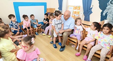Başkan amcalarından miniklere sürpriz ziyaret