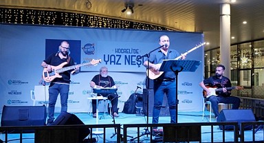 Milli İrade Meydanı’nda “Rockabesk” rüzgârı esti