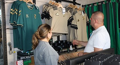 Mola Park’ta Kocaelispor ürünlerinin satış noktası oluşturuldu