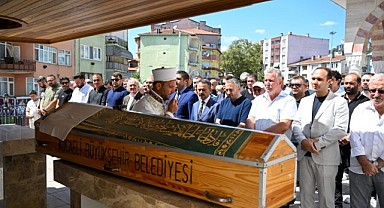 Vali İlhami Aktaş, Gazi Sezer’i son yolculuğuna uğurladı