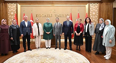 AK Kadınlar, Vali Aktaş’ı ziyaret etti