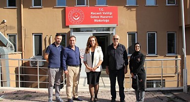 Altıntaş ve ekibi Gebze Huzurevi’ni ziyaret etti