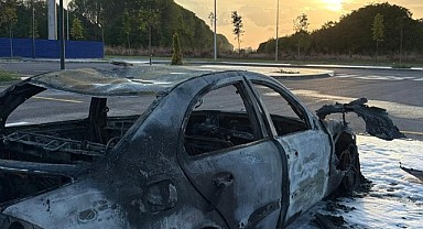 Bulgaristan’dan aldığı aracı İzmit’te ateşe verdi!