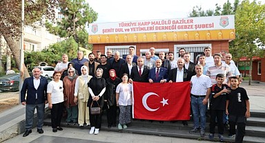 Büyükgöz ve Milletvekili Kurt şehit ailesini ziyaret etti