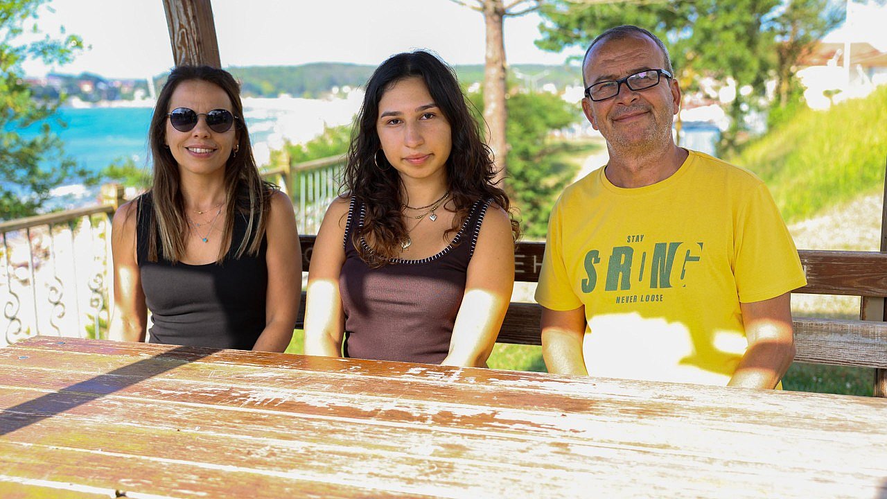 Büyükşehir başarılı gençleri tatile götürdü