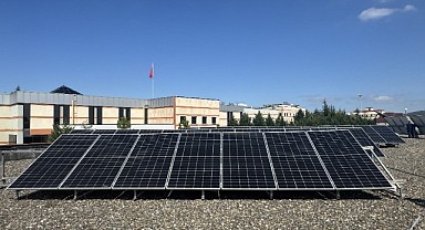 Çatıya kurdukları panellerle fakültenin enerji ihtiyacını karşılıyorlar