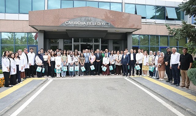 Çiftçi, üniversiteyi kazanan öğrencilerle buluştu