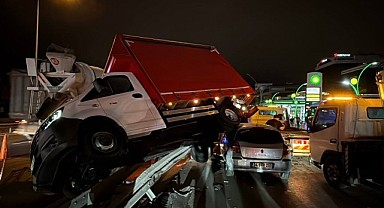 Gebze’de feci kaza! 3 kişi yaralandı