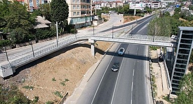 Gebze'de üst geçit asansörü bakıma alındı
