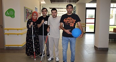 Gonca’nın görme engelli hocası öğrencilere ışık oluyor