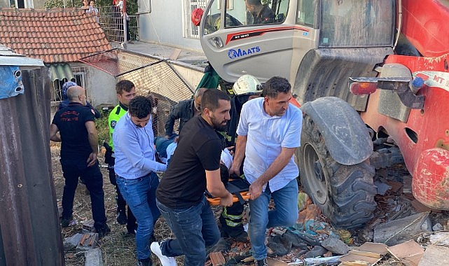 İş makinesi dehşet saçtı! 2’si çocuk 4 kişi yaralandı