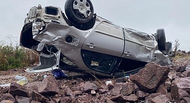 Kontrolden çıkan otomobil şarampole yuvarlandı