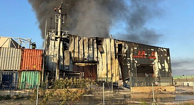 Lojistik depoda çıkan yangın 3 saatte söndürüldü!