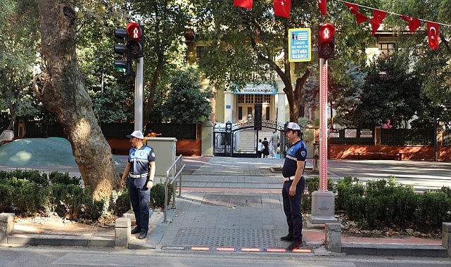 Okul yollarını zabıta ekipleri sağlama aldı