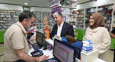 Ömeroğlu eczacıları ziyaret etti