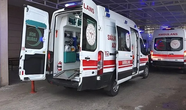 Otomobil köprüden kara yoluna düştü! 5 kişi yaralandı