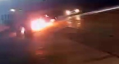 Seyir halindeki otomobil cayır cayır yandı!