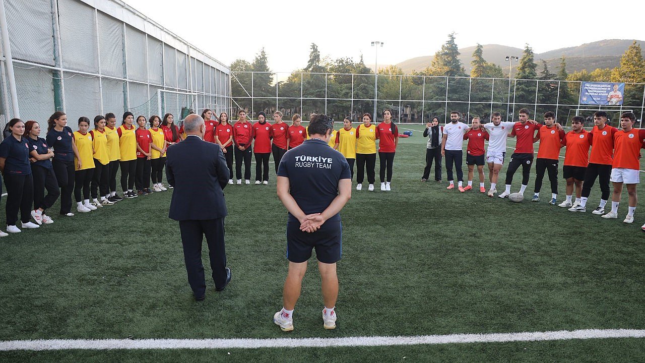 Söğüt, genç sporcularla bir araya geldi