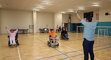 Tekerlekli sandalyeli zeybek ekibi sahneye çıkacak