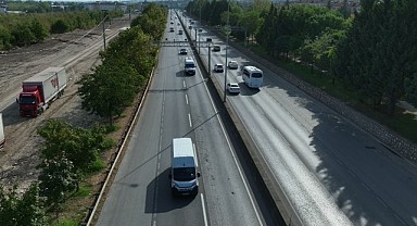 Tır parkı trafiğe nesef aldırdı
