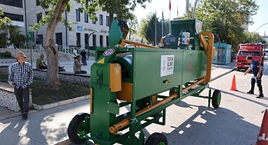 Tohum eleme selektötü hediyesi üreticiyi güldürdü