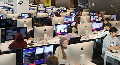 Yazılım eğitiminde 42 Türkiye ezber bozuyor