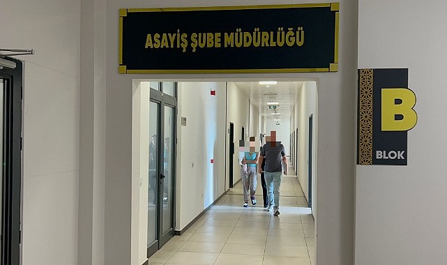 Ziynet eşyası çaldı! Kucağında bebeği ile tutuklandı