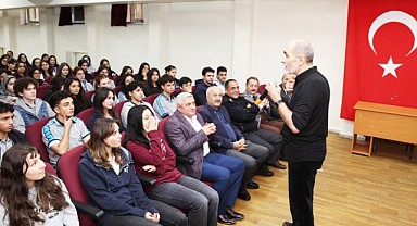 Ahmet Sula’dan Gebzeli gençlere “Şuurlu Gençlik” semineri
