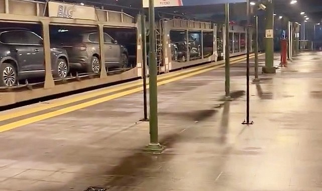 Almanya’nın siparişi Togg otomobiller Gebze’den yola çıktı