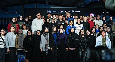 Alper Gezeravcı, öğrencilere uzayı anlattı