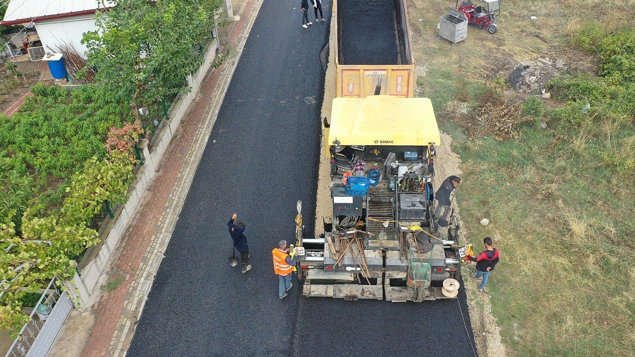 Başiskele’de 4 sokak sıcak asfaltla kaplandı