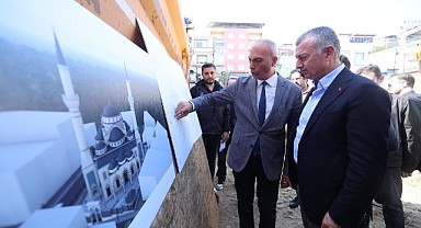 Büyükakın, Kuruçeşme Merkez Camii inşaatını inceledi