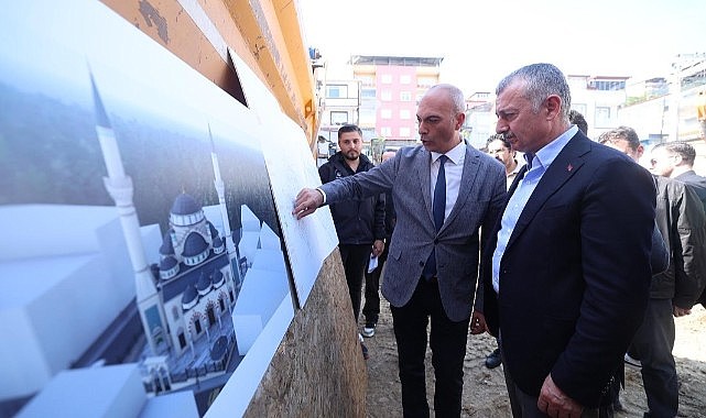 Büyükakın, Kuruçeşme Merkez Camii inşaatını inceledi