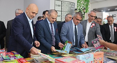 Çayırova Kitap Fuarı kapılarını açtı