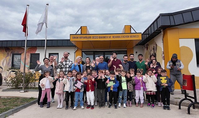 Çayırovalı minikler, sokak hayvanlarını ziyaret etti