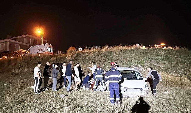 Darıca'da devrilen otomobildeki 2 kişi yaralandı
