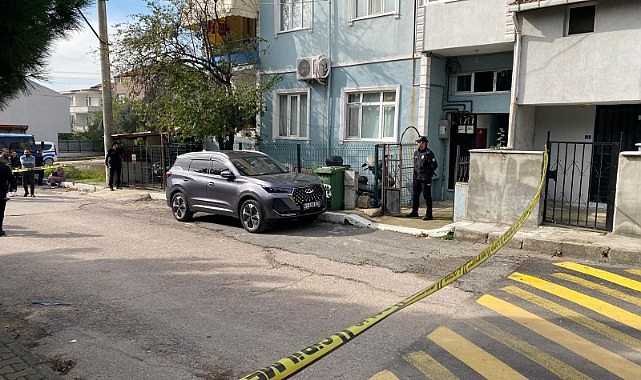 Eşini bıçakladı! Kendini ağır yaraladı