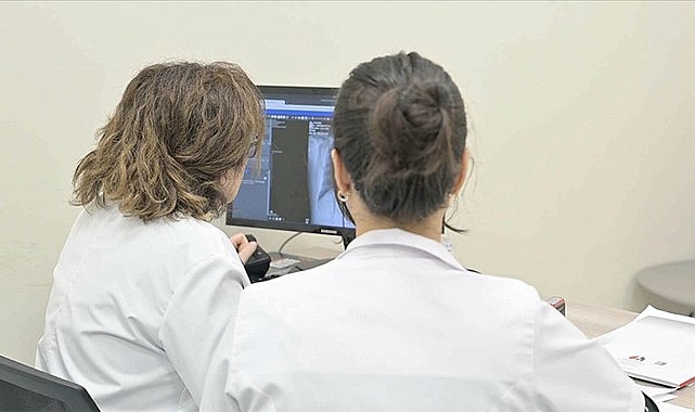 Evden çıkamayan 44 bin hastaya uzaktan muayene hizmeti