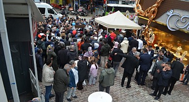 Hediye altın, kuyumcuda izdiham yarattı!