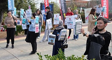 Kocaeli Üniversitesi’nde kitaplar dalından toplandı
