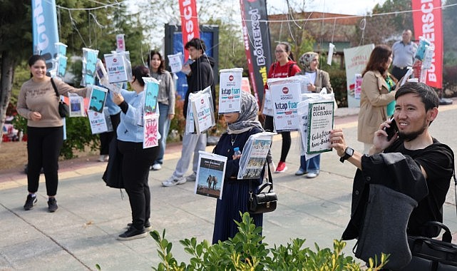 Kocaeli Üniversitesi’nde kitaplar dalından toplandı