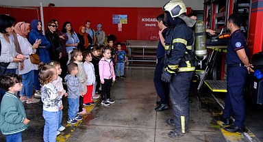 Lokomotifin minikleri İtfaiyeci abilerini ziyaret etti