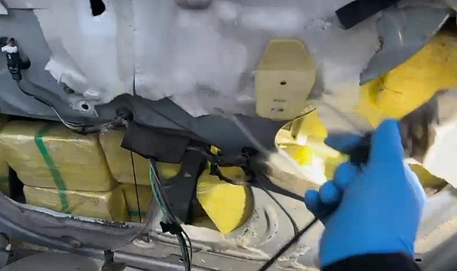 Otomobilde kilolarca uyuşturucu ele geçirildi!