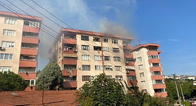 Tadilat yapılan çatı cayır cayır yandı