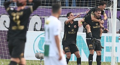 Batuhan, Bursa’ya attığı gollere sevinmedi