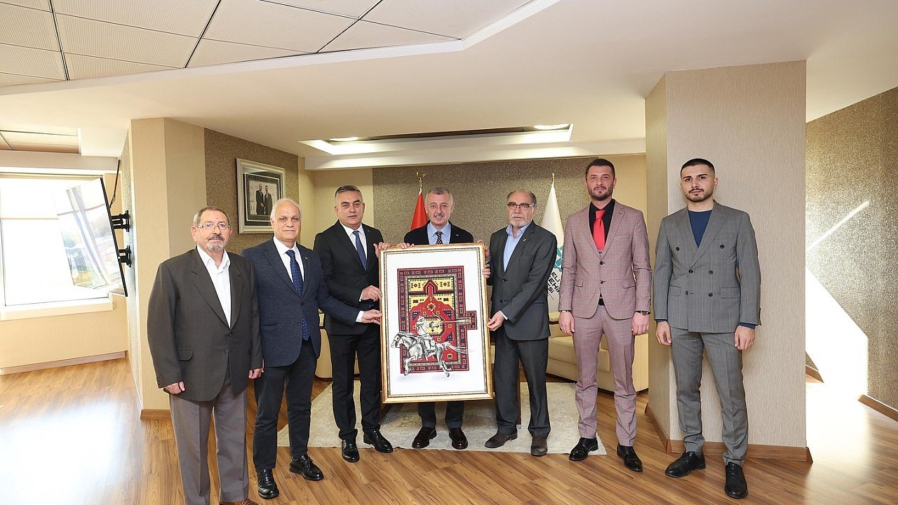 Büyükakın, kentin dinamiklerini makamında ağırladı