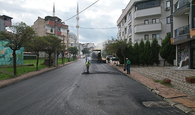 Çayırova’da yol yenileme çalışmaları sürüyor