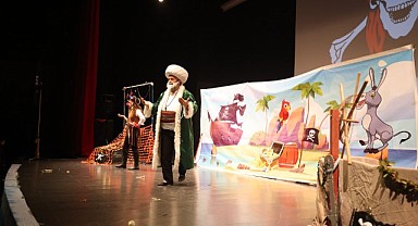 Çayırovalı miniklerin ara tatil gözdesi tiyatro oldu