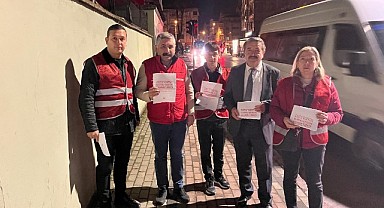 CHP Gebze sabahın ilk ışıklarında işçilere parti programını dağıttı