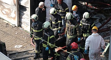 Dilovası’nda facia! Parfüm deposu yandı 6 kişi öldü